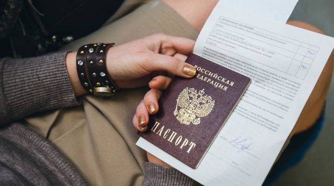 Действительны ли водительские права при смене фамилии после замужества по законам России